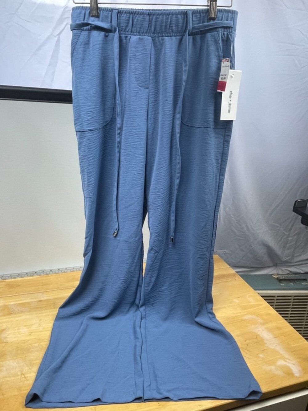 Chloe + Jasmine Women's Wide Leg Pull On Pants Blue Size M NWT Pockets
